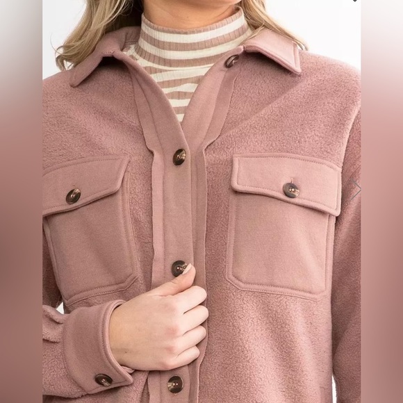 BKE Shacket - Picture 4 of 6